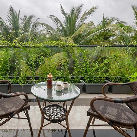 Villa Sereno By Stayvista - An Elegant And Entertaining Retreat Featuring A Swimming Pool, Outdoor Jacuzzi, Modern Interiors, And A Snooker Table Alībāg Extérieur photo