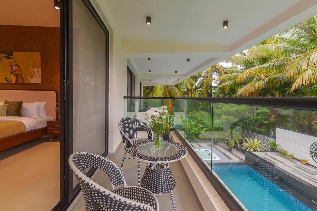 Villa Sereno By Stayvista - An Elegant And Entertaining Retreat Featuring A Swimming Pool, Outdoor Jacuzzi, Modern Interiors, And A Snooker Table Alībāg Extérieur photo