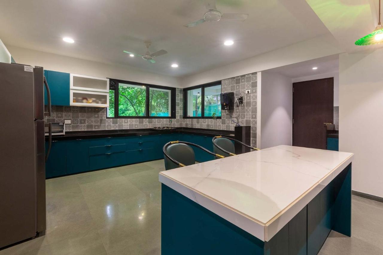 Villa Sereno By Stayvista - An Elegant And Entertaining Retreat Featuring A Swimming Pool, Outdoor Jacuzzi, Modern Interiors, And A Snooker Table Alībāg Extérieur photo